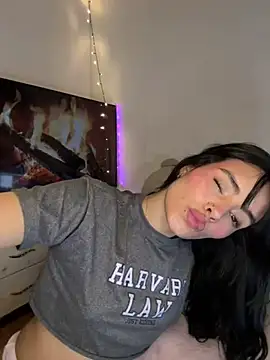 Snapshot of salome_polaniiee chatting on 03/05/25, 06:01 salome polaniiee online show from 03/05/25, 06:01