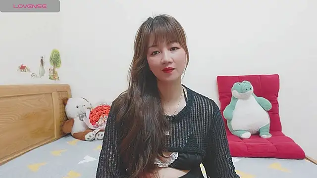 Holygirlsweet777 online show from 12/19/24, 01:18