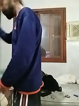 Snapshot of CrisSexShy chatting on 09/13/25, 05:07 CrisSexShy online show from 09/13/25, 05:07