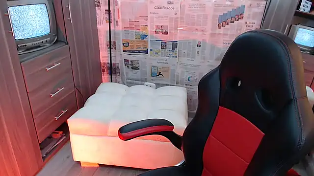 i am nina  online show from 02/10/25, 09:04