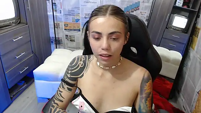 i am nina  online show from 02/13/25, 11:15