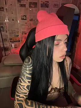 Snapshot of i_am_nina_ chatting on 04/15/26, 10:54 i am nina online show from 04/15/26, 10:54