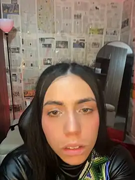 Snapshot of i_am_nina_ chatting on 04/21/26, 03:35 i am nina online show from 04/21/26, 03:35