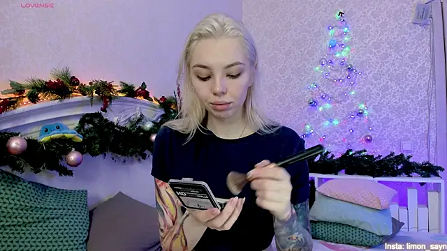 LillyMoure  online show from 01/02/25, 02:11