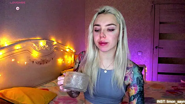 LillyMoure  online show from 03/04/26, 11:55