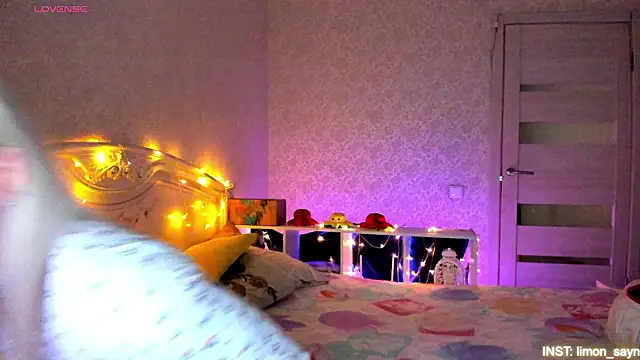 LillyMoure  online show from 03/22/26, 11:41