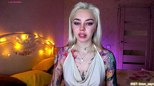 LillyMoure  online show from 03/24/26, 11:32