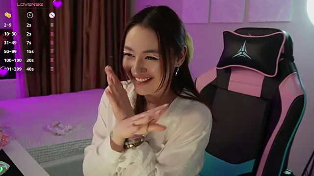Snapshot of Fiona-Love chatting on 04/18/26, 07:58 Fiona-Love online show from 04/18/26, 07:58