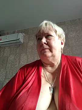 EffectFiona online show from 10/28/25, 05:11