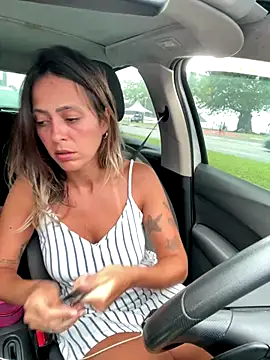 Snapshot of Gipoltergeist chatting on 12/18/25, 07:09 Gipoltergeist online show from 12/18/25, 07:09