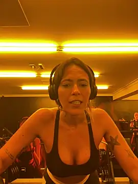 Snapshot of Gipoltergeist chatting on 02/09/26, 10:14 Gipoltergeist online show from 02/09/26, 10:14