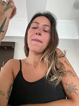 Snapshot of Gipoltergeist chatting on 03/06/26, 12:34 Gipoltergeist online show from 03/06/26, 12:34