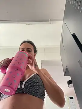 Snapshot of Gipoltergeist chatting on 03/25/26, 05:52 Gipoltergeist online show from 03/25/26, 05:52