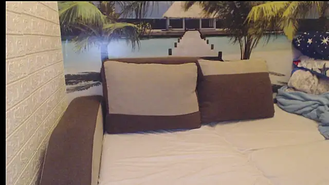 Queen  Natasha online show from 09/17/25, 09:05