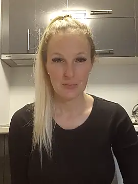 Snapshot of MaviePearl chatting on 01/24/25, 08:23 MaviePearl online show from 01/24/25, 08:23