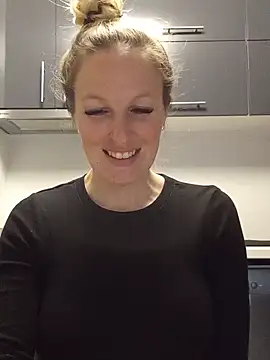 Snapshot of MaviePearl chatting on 02/03/25, 08:46 MaviePearl online show from 02/03/25, 08:46