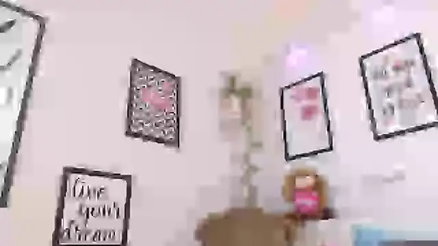 Snapshot of Joliet chatting on 04/12/26, 02:27 Joliet online show from 04/12/26, 02:27