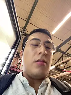 andrewmhilton  online show from 02/19/25, 10:09