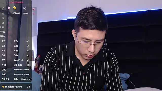 andrewmhilton  online show from 03/06/25, 08:16