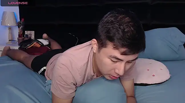 andrewmhilton  online show from 03/08/25, 02:34