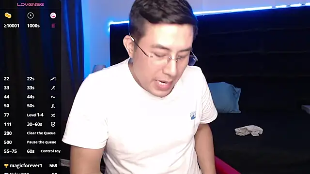 andrewmhilton  online show from 03/10/25, 02:28