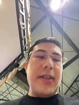 andrewmhilton  online show from 03/15/25, 12:04