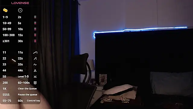 andrewmhilton  online show from 10/12/25, 06:23