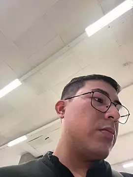 andrewmhilton  online show from 03/25/26, 10:05