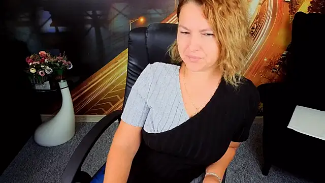 EmmaxPark online show from 09/23/25, 06:16