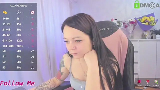 Snapshot of AnnyHoney_ chatting on 04/21/26, 02:01 AnnyHoney online show from 04/21/26, 02:01