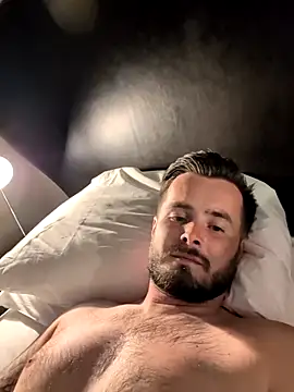 Snapshot of Brightspark22 chatting on 04/11/26, 08:02 Brightspark22 online show from 04/11/26, 08:02