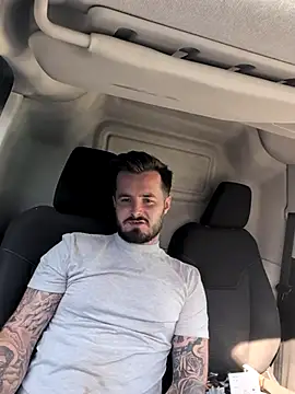 Snapshot of Brightspark22 chatting on 04/13/26, 09:04 Brightspark22 online show from 04/13/26, 09:04