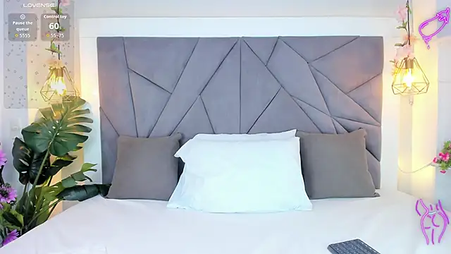 KiarhaTrixie online show from 10/02/25, 11:28