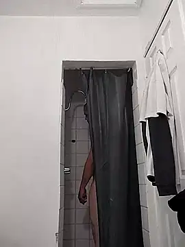 Snapshot of Stomps33 chatting on 12/25/24, 04:01 Stomps33 online show from 12/25/24, 04:01