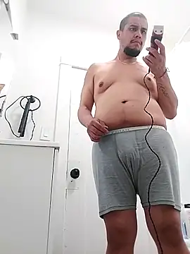 Snapshot of Stomps33 chatting on 02/18/25, 07:30 Stomps33 online show from 02/18/25, 07:30