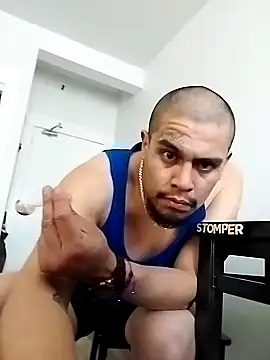 Snapshot of Stomps33 chatting on 02/22/25, 12:16 Stomps33 online show from 02/22/25, 12:16