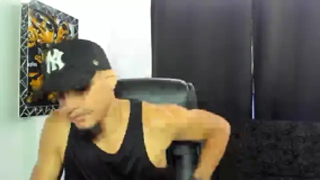 Snapshot of jhonnysnow17 chatting on 04/23/26, 01:46 jhonnysnow17 online show from 04/23/26, 01:46
