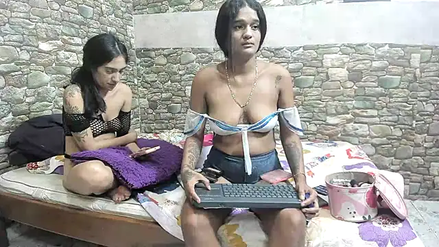 Snapshot of chicamir22 chatting on 12/24/24, 12:11 chicamir22 online show from 12/24/24, 12:11