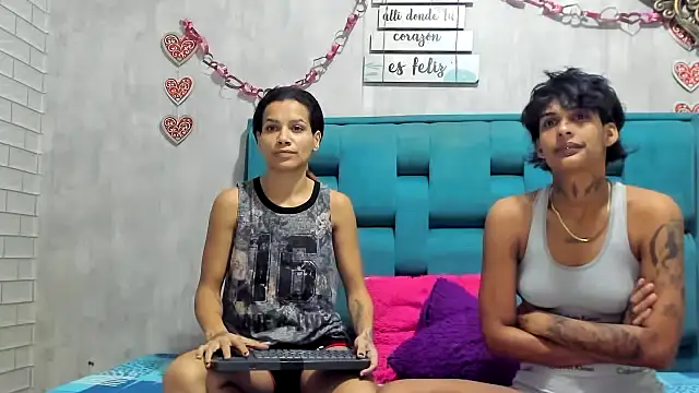 Snapshot of chicamir22 chatting on 10/17/25, 08:00 chicamir22 online show from 10/17/25, 08:00