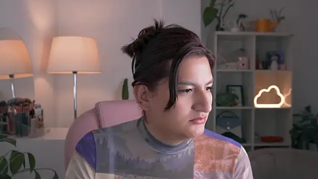 Snapshot of ari_artis chatting on 12/10/24, 01:11 ari artis online show from 12/10/24, 01:11