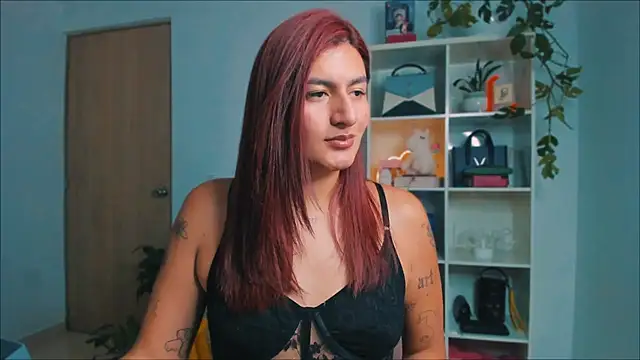 Snapshot of ari_artis chatting on 11/09/25, 04:00 ari artis online show from 11/09/25, 04:00