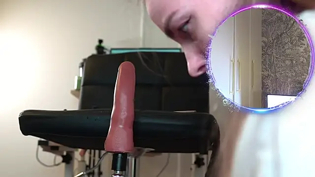 Snapshot of Miss69Ri99 chatting on 04/09/26, 10:37 Miss69Ri99 online show from 04/09/26, 10:37