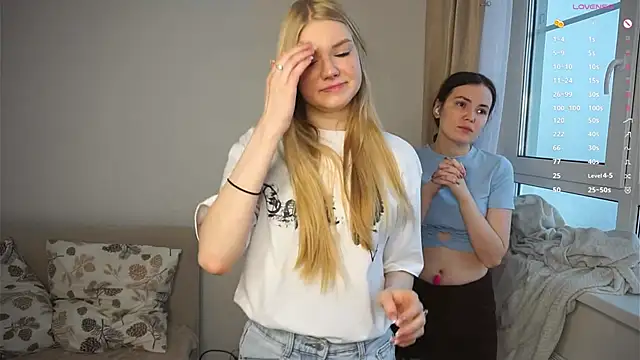 Snapshot of EllenReeves chatting on 04/07/26, 05:41 EllenReeves online show from 04/07/26, 05:41