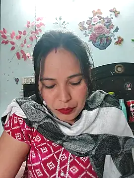 Poojabhabi101 online show from 12/16/25, 06:18