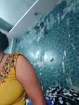 Poojabhabi101 online show from 04/17/26, 06:05