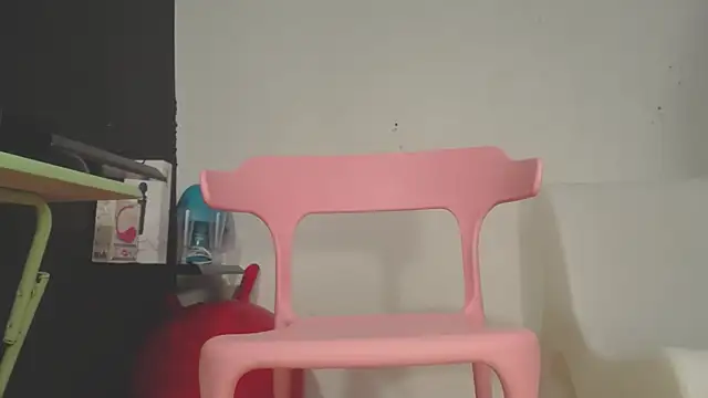 girl squiting online show from 02/26/25, 08:33