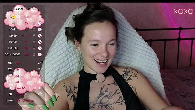 lil luna x online show from 01/10/25, 06:49