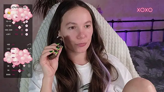 Snapshot of lil_luna_x chatting on 03/24/26, 08:03 lil luna x online show from 03/24/26, 08:03