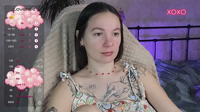 Snapshot of lil_luna_x chatting on 03/27/26, 02:06 lil luna x online show from 03/27/26, 02:06