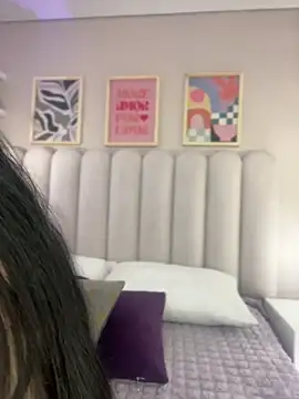 Snapshot of cute__cherry_ chatting on 09/17/25, 08:32 cute cherry online show from 09/17/25, 08:32